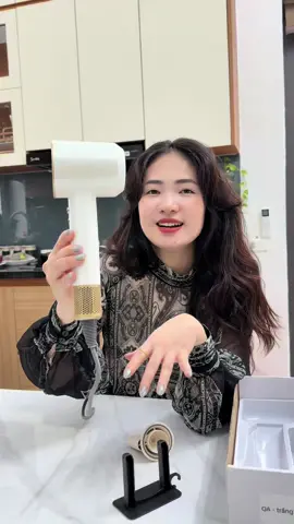 máy sấy tóc inon âm nhanh khô tóc, dưỡng tóc mềm mướt, không rối#maysaytoc2chieu #maysaytoctaokieu #maysaytoc #maysaytocmini 