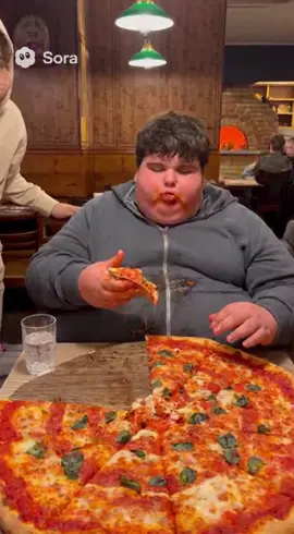 Bambino maleducato oggi in una pizzeria a Bologna!