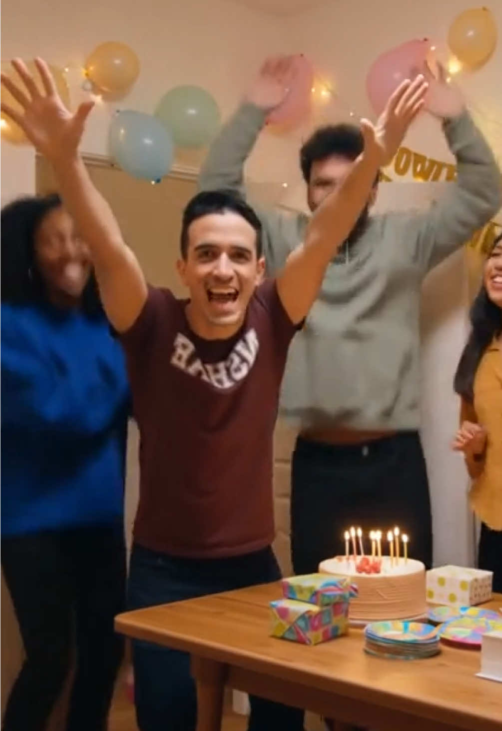 @Tibo InShape anniversaire #fyp #ia #sora #viral #foryou 