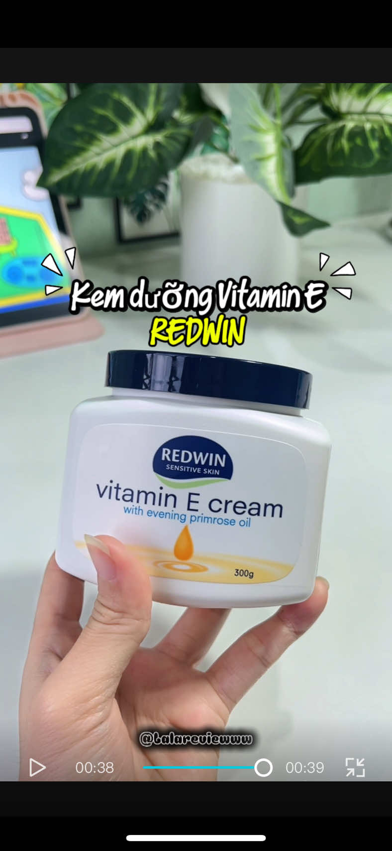 Mùa se lạnh ngoài giữ ấm nhớ dưỡng ẩm cho da nữa nhen @Diễm Quỳnh Cosmetic  #kemduongam #kemduongvitamine #Redwin #skincare #lalareview 