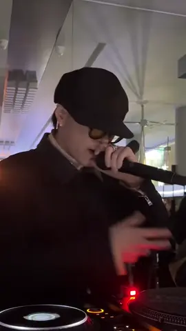 Im so happy he’s alive yall😭😭 and new song tease i hear(last part of the video) #deantrbl #fyp #kwonhyuk #recommendations #krnb 