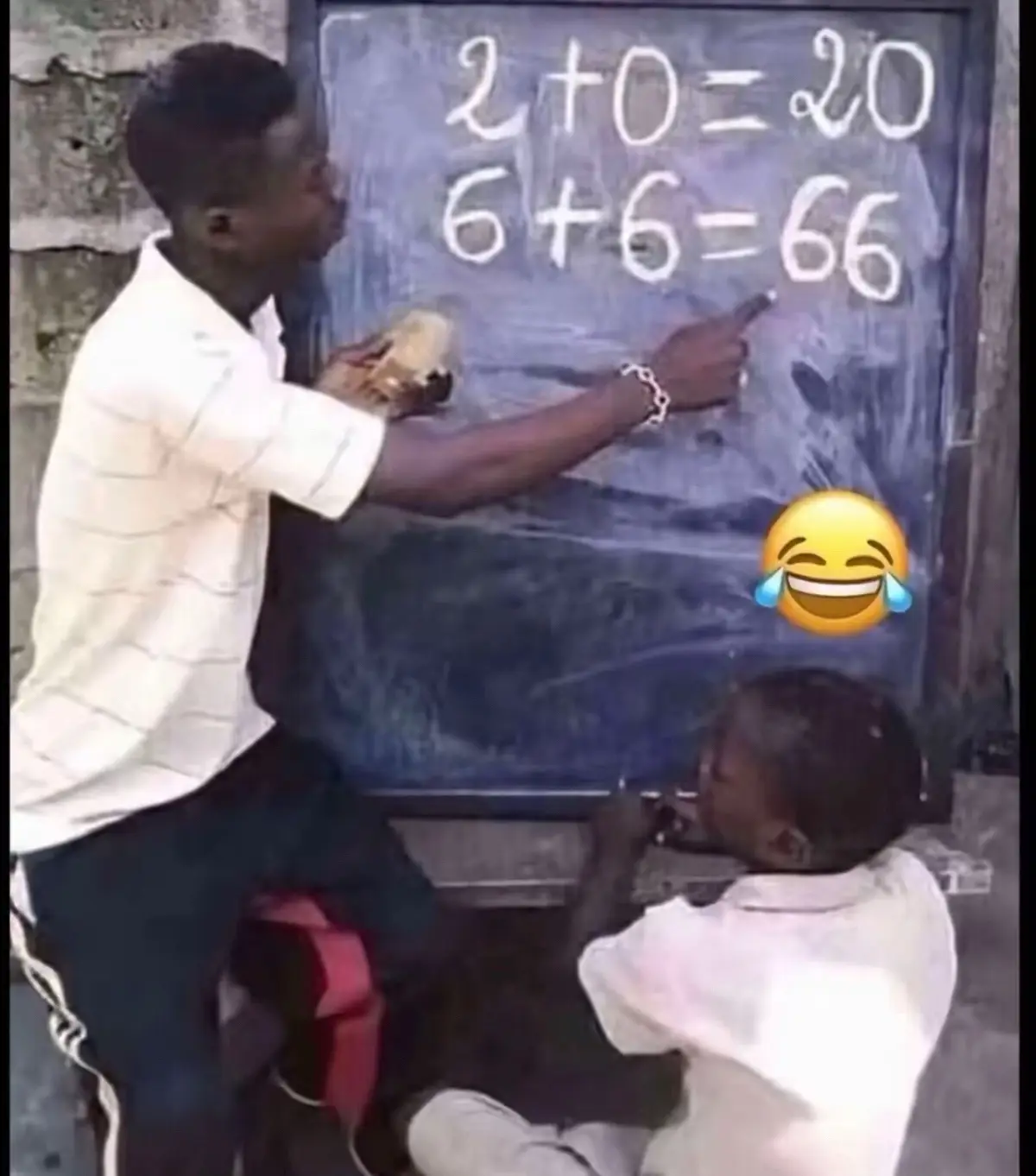 Hạnh phúc không phải là có một ai đó bên cạnh, mà là cảm thấy trọn vẹn dù chỉ một mình!