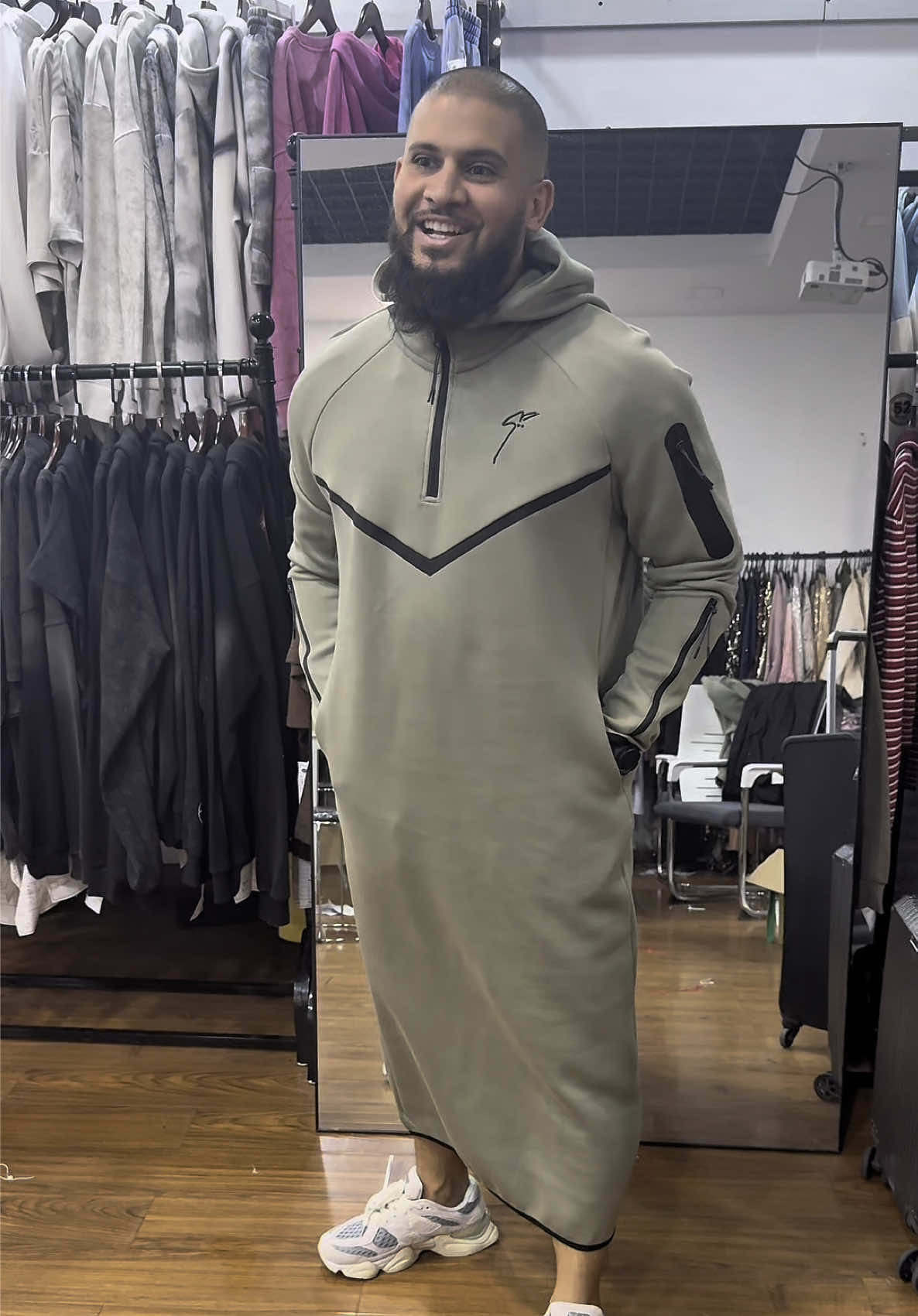 Je prend les précommandes du Kamis Tech en privé dans quelques heures in shaa الله sur mon WHATSHAPP : +966568394392 Ouvert aussi aux revendeurs