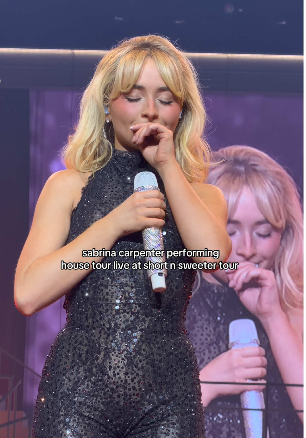 changed my life actually #sabrinacarpenter #mansbestfriend #shortnsweet #shortnsweetertour #housetour 