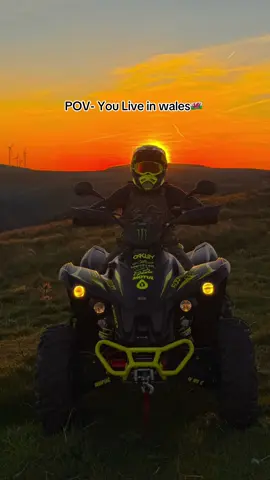 Gotta watch out on them roads⚠️🐑😅…  #Wales #mountains #offroading #fyp #foryoupagee