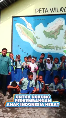 Kami siswa dan siswi dari SDN Sidomekar 4 sudah mendapatkan Makan Bergizi Gratis yang disajikan oleh SPPG Rejoagung, hari ini pada Selasa, 22 Oktober 2025 kami mendapatkan sumber karbohidrat dari nasi, protein dari tempe goreng dan ayam bumbu yang enak banget, dan serat yang lezat juga dari sayur brokoli dan makanan penutup buah pir yang buat satu kelas seneng banget, yuk bagikan juga menu MBG di sekolah kamu untuk mendukung visi Indonesia Emas 2045. #mbg #menumbg #makanbergizigratis #generasiemas2045 #sukusemenumbg @menumbg  @kabarmbg @badangizinasional.ri  Yuk semuanya kita dukung program positif ini untuk memenuhi gizi Anak Indonesia Hebat🤩 @ezkielreno @rianik245 @kusmanto.kusmanto8 