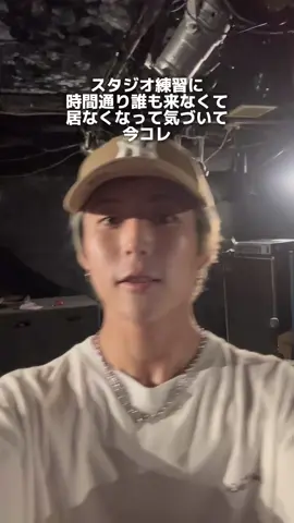 これ意外と難しかった。ほんで1人でずっと何してんの？ #犬とバカ猫 