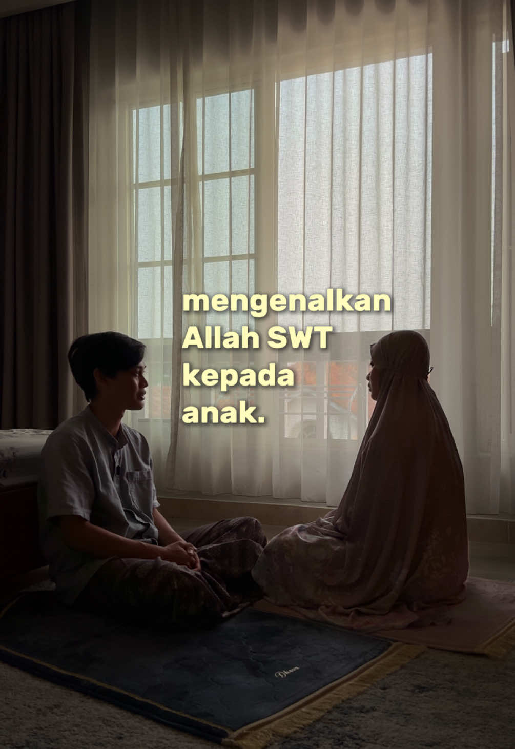 Hal utama yang kita sangat ingin kita siapkan adalah bagaimana nanti kita mengenalkan Allah SWT ke anak kita sejak dini Barangkali ada yang udah punya pengalaman atau belajar duluan, boleh dong share di kolom comment gimana caranya 😇