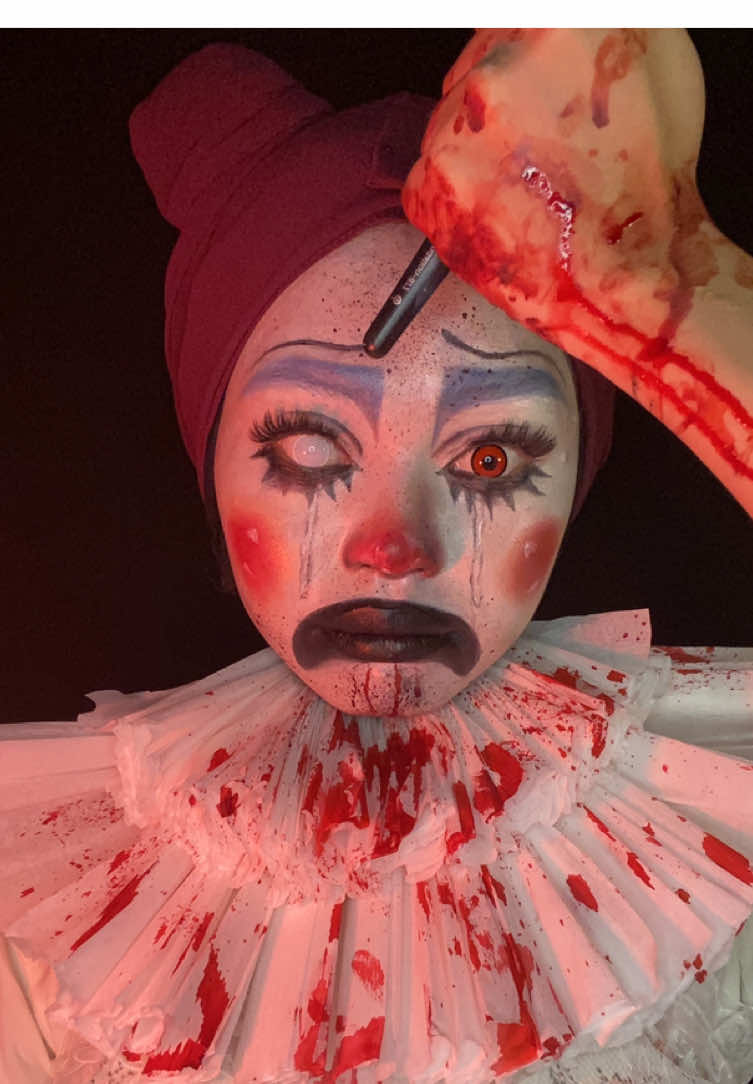 ‼️Fake Blood‼️ ib : @𝕯𝖆𝖓𝖎𝖊𝖑𝖆 𝕺𝖗𝖔𝖟𝖈𝖔  #halloween #halloweenmakeup #makeuptransformation #clownmakeup #makeupideas 