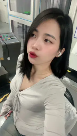 Nhìn già z thôi chứ tâm hồn mãi 18t hà 😆
