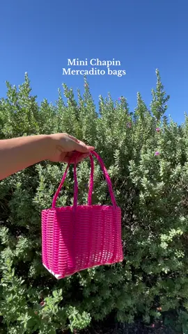 The cutest little bag you didn’t know you needed. Our mini MERCADITO bags handmade in Guatemala. #mbtinyshop #hechoenguatemala #bolsasdeplastico #hechoamano #artesaniasguatemaltecas 