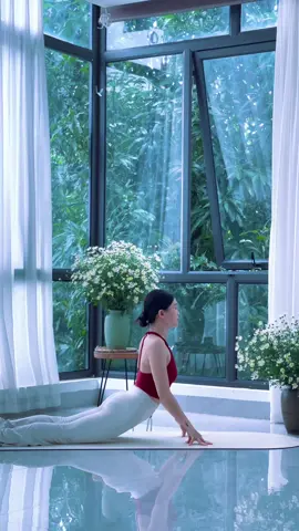 Đã kịp chuẩn bị gì đâu mà lạnh thế nhờ❤️❤️#xuhuong #xuhuongtiktok #yoga #yogawithhuyen #yogaflow  đồ tập yoga Huyền mặc của @Đồ tập La Muse Activewear  nha các nàng iu