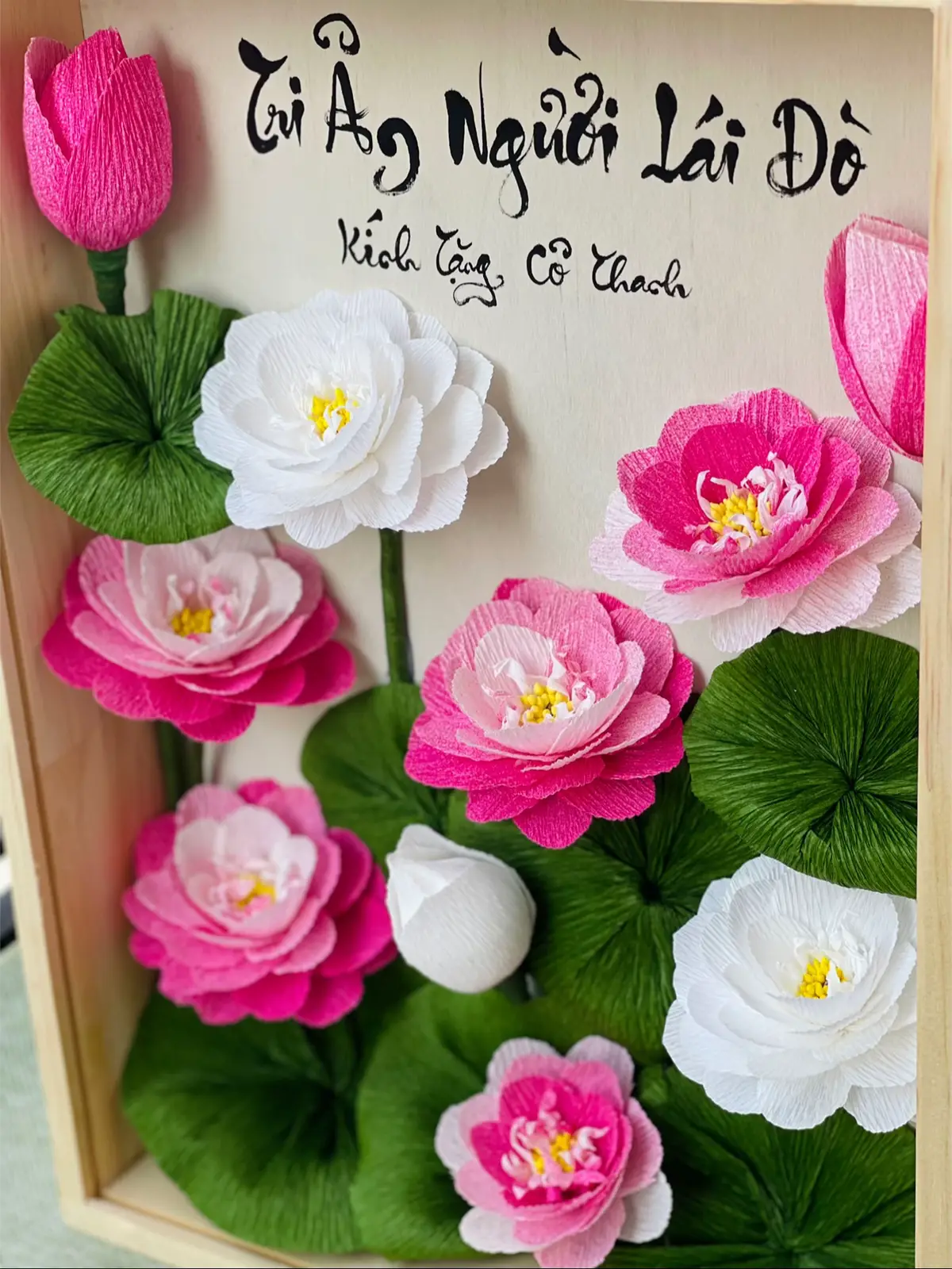 #hoagiaynhunhandmade #xuhuong #quatang #nhagiaovietnam #tranhhoasen 