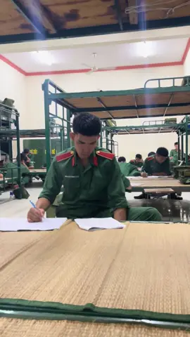 Con ong chăm chỉ 😀 #bodoi #hauphuongvungchac #bodoicuho #lq2_k73 