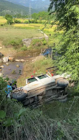 कटारी ४ बिजुलेडाडामा बाेलेराे दुर्घटना । 