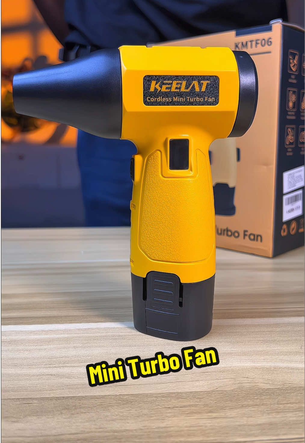 Cordless Mini Turbo Fan jenama KEELAT #miniturbofan #miniblower #tools #repairtools #powertools 