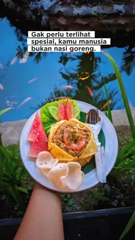 harus diblebet telor kali ya biar special dimata kamu  nyari yang special special di Ayam Goreng Bu Hartin ada nih Nasi Goreng Special, gas cobainnn🔥🔥 #AyamGorengBuHartin #BuHartin #fyp #kulonprogo 
