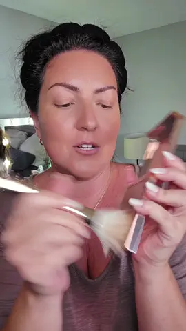 Patrick Ta just made applying bronzer and looking sculpted SO EASY! #patrickta #bronzertutorial #bronzer #contour #contourtutorial 