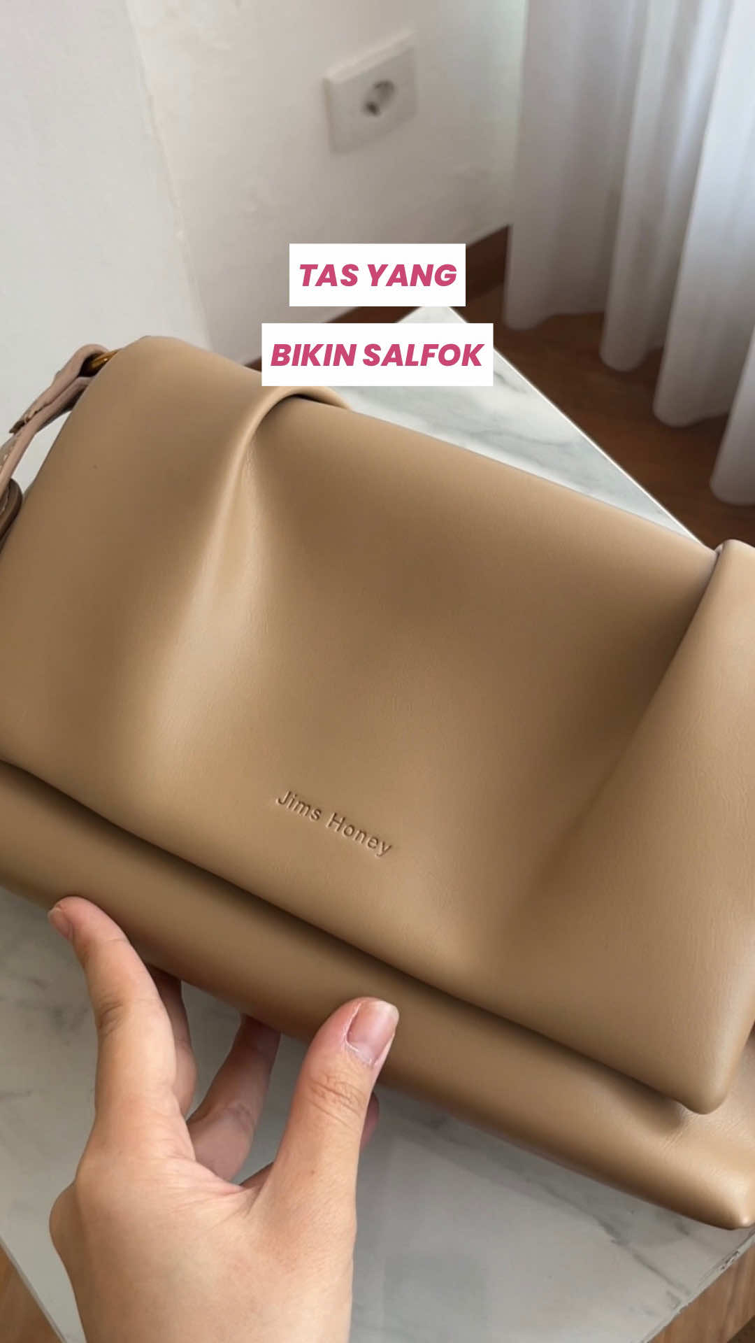 Tas yang selalu bikin salfok👀 #JimsHoney #WIBGAJIAN #PromoGuncang1010 #GajianSale #taswanita 