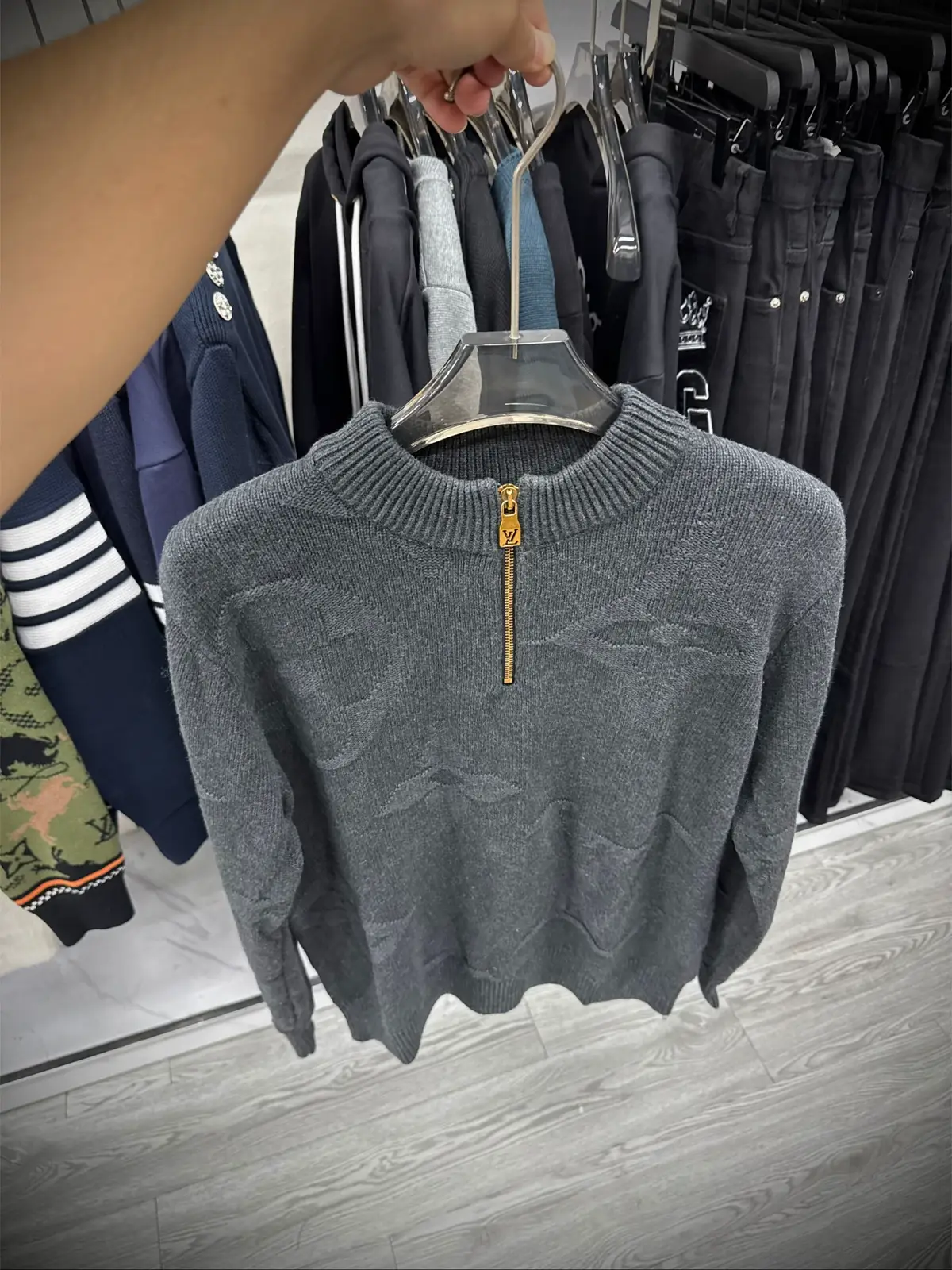 Hàng mới về anh em bem bổ đi nào sẵn đủ size số , mời anh em chôt đơnnn #ThanhcongLuxury #Winter2025  #quanaonamcaocap #reviewquanaonam #CapCut #xuhuong2025 #trending #tiktok #xuhuongtiktok 