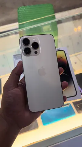 📱 iPhone 14 Pro Max 256GB iBox – Gold Edition ✨ 🔋 Battery Health: 87% (Original) 🌟 Kondisi: Perfect Mulus, no minus, no repack 📦 Kelengkapan lengkap bawaan 🛡️ Garansi: Resmi iBox 💰 Harga: 13jt koma aja! ✅ Warna Gold Elegan, salah satu yang paling dicari! ✅ Performa super ngebut — cocok buat editing, gaming, & konten ✅ Kamera ProMotion + Cinematic Mode, hasilnya bikin jatuh cinta ✅ Semua fungsi normal, siap pakai tanpa kendala 📍 Lokasi: Bhe Cell 📲 WA: 088235979406 #fyp #iphone #iphone14promax #nganjuk24jam #bhecell 