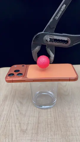 1000℃ Hot Metal Ball VS iPhone17  Model machine#satisfying#foryou#experiment