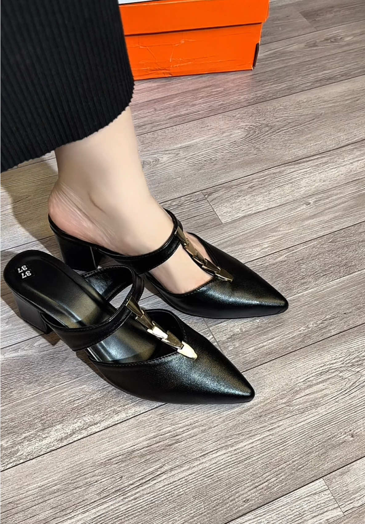 Sục nữ mũi nhọn phối khoá#videpxinh #sucnu #xuhuong #giaydephottrend 