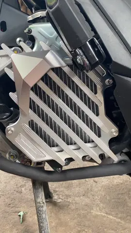 Radiator cover for honda click 125/150/160. #motorcyclelife #mechaniclife #bisayatiktoker #mechaniclife🙋‍♂️🙏🔧🚘⚠️ #hondaclick 