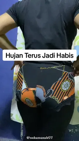 Cocok banget buat musim hujan yang jemuran nya gak kering-kering,mending cek out aja deh murah dapet 6 lagi 😁 #dalemanmurah #dalemanwanita #celana #celanapendek #racuntiktok 