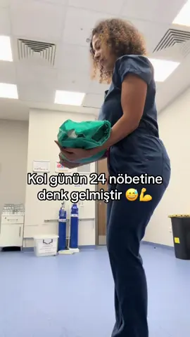 İyi ki kum torbası vardı dkdkkdkds #keşfetteyizzz #keşfetbeniöneçıkar #keşfetedüş #keşfettt #keşfetalbeni #hemşire #ebe #hastane #nöbet #nöbetçıkışı #crestorsearchinsights #creatorsearchinsight 