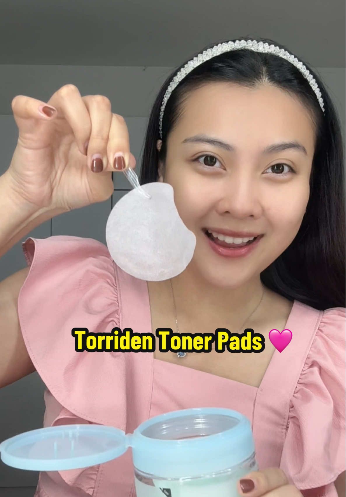 Korang dah try ke? The 3 famous toner pads from Torriden!🩷 @Torriden-MY  #Torriden #koreantonerpads #glassskinroutine #glowyskincare #whattonersshouldiuse  