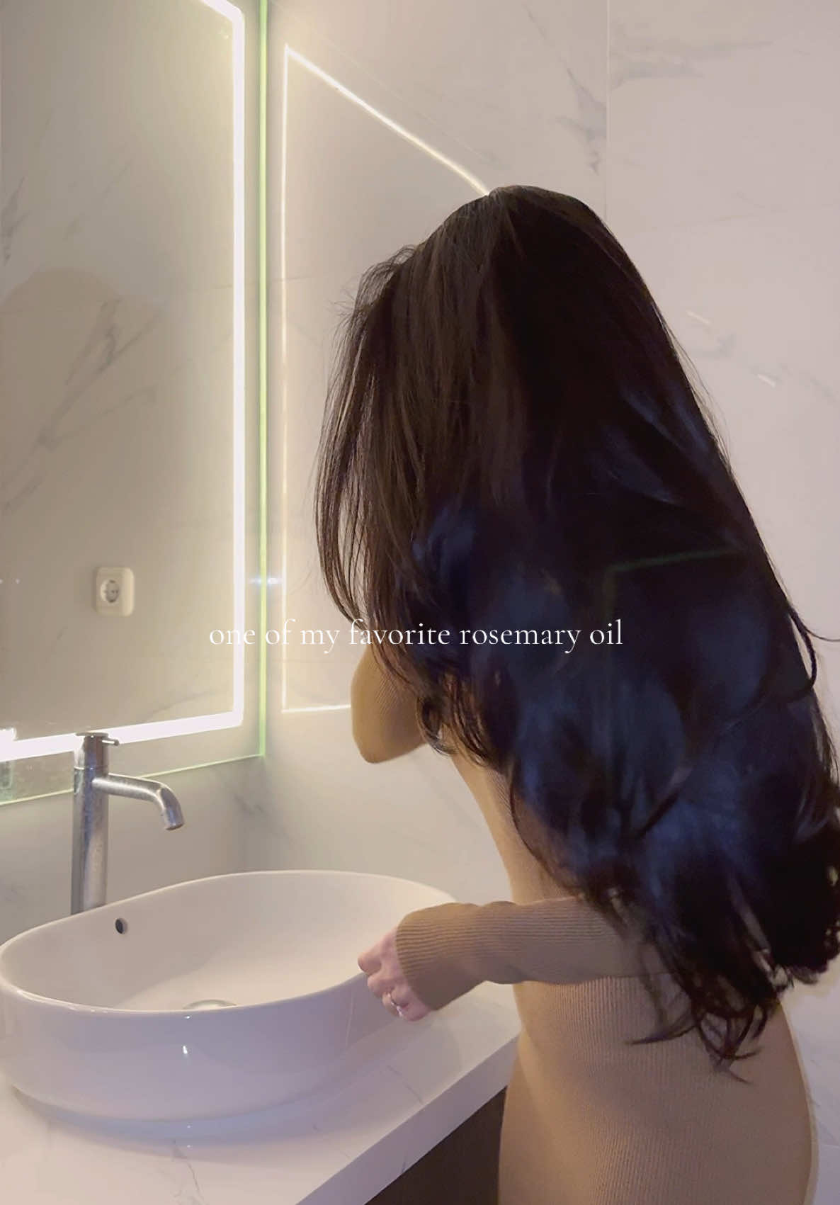rosemary oil emg bagus pol no debat✅  #hairstyle #hairtips #haircareroutine #hairgrowth #longhair #hair 