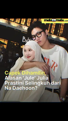 #CapCut Jule yang pergi ke Thailand sendiri membuat Fira keро nasib ketiga anaknya. Dengan santai, Jule menyebut sang suami yang mengasuh mereka. Namun yang jadi sorotan dan baru disadari Fira belakangan ini, Jule sempat curhat colongan alias curcol capek hamil. 