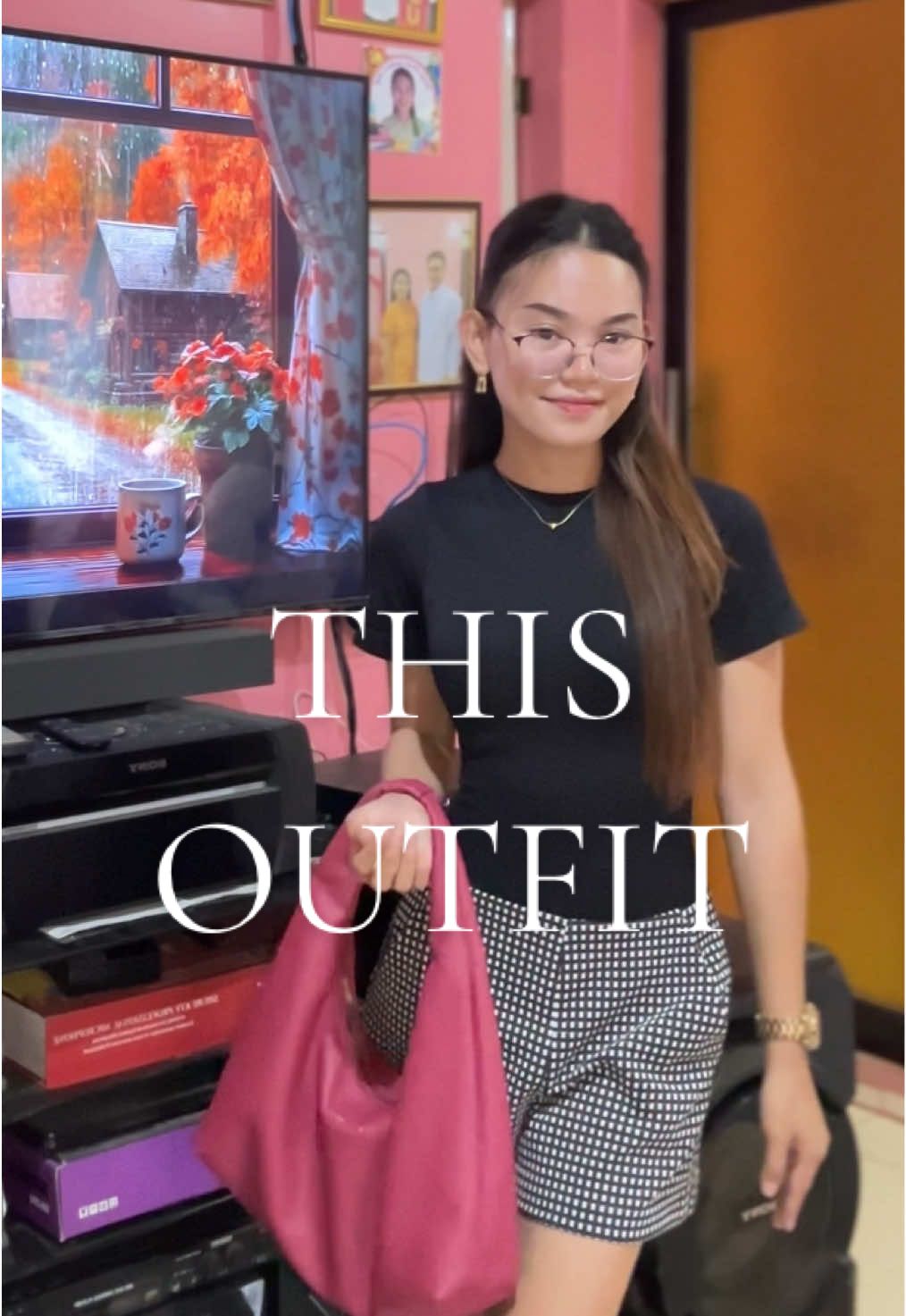 Ahhhh😩thi fit is giving!😍😍 #outfitideas #OOTD #fyp #classystyle #foryoupage 