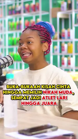 Siapa sangka, di balik dentuman musik dan goyangan panggung, ada cerita hidup yang lurus melesat secepat pelari juara?! 🏃‍♀️💨 Desi Afrika, dancer sound horeg yang viral dan konten kreator ini, blak-blakan soal keputusannya nikah muda dan fakta mengejutkan: dia ternyata mantan Atlet Lari peraih juara Kejurda! 🏆🥇 Dengarkan sendiri bagaimana Desi menyeimbangkan passion di dunia dance dan komitmen rumah tangga, serta mindset seorang atlet yang dibawa ke kehidupan sehari-hari. Dari lintasan lari ke lantai dansa, mana yang lebih bikin deg-degan? 💖 Tonton potongan reels ini sampai habis dan temukan inspirasi dari Desi! Full video podcast Ridhan Nandari ada di YouTube, link in bio! 👆 #DesiAfrika #RidhanNandariPodcast #SoundHoreg #NikahMuda #AtletLari #KisahInspiratif #DancerIndonesia #KontenKreator #JuaraKejurda #PodcastIndonesia #MotivasiHidup