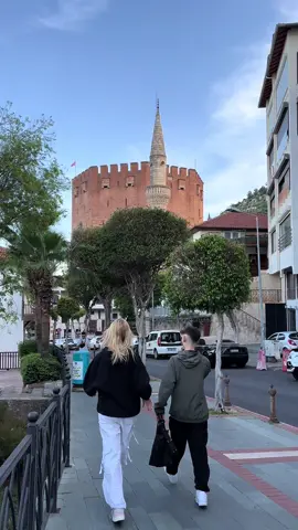 Her şeyin bir sonu var, ama bazı duygular bitmeyi reddediyor..✍️#keşvettiktok #videoviral #mihriban #sitorilikvidyolar #türkülersevdamız 