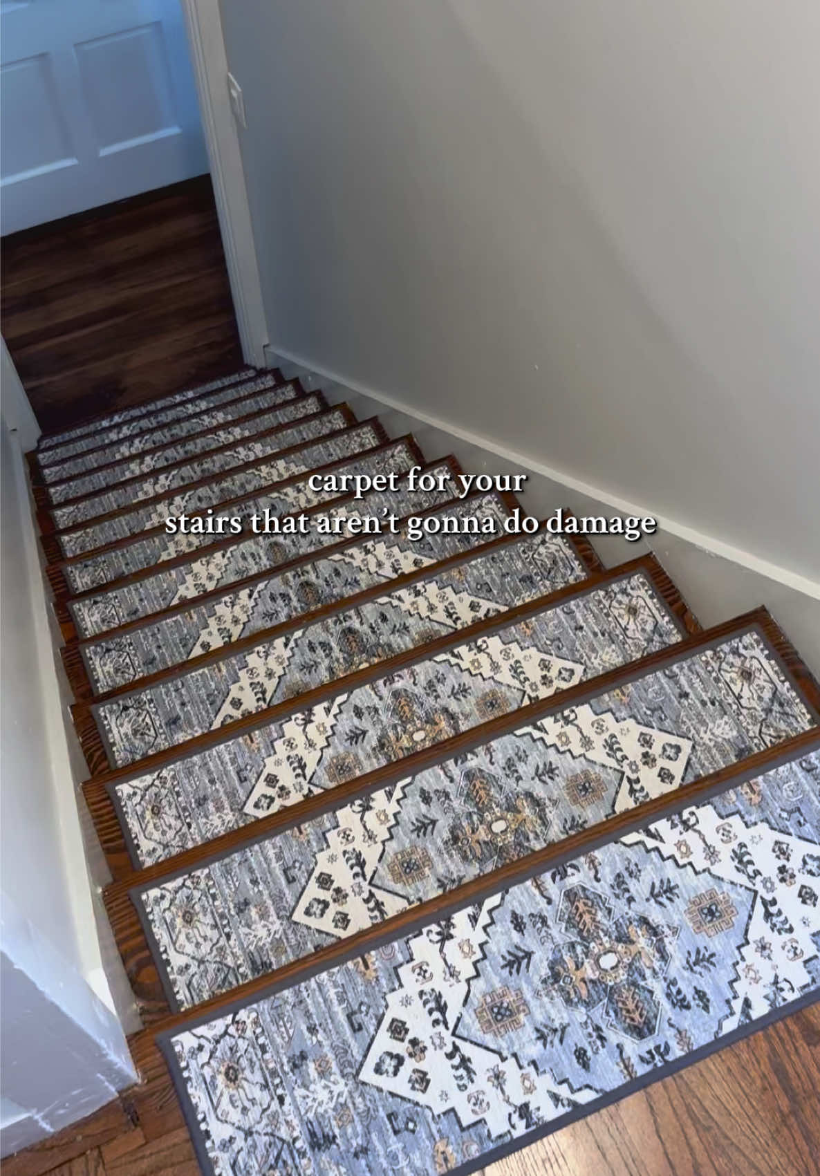 #carpet #stairrunner #renterfriendly #homeupgrades #nonsliprugs 