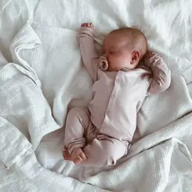 ну посмейтесь это же очень смешно да я же шарю за тренды (у меня нет сил даже фотки в пинтерест скачивать и так монтировать в кк) #тренд #дети #младенец #fyp #pfp #fyppppppppppppppppppppppp #https #рекомендации #реки 