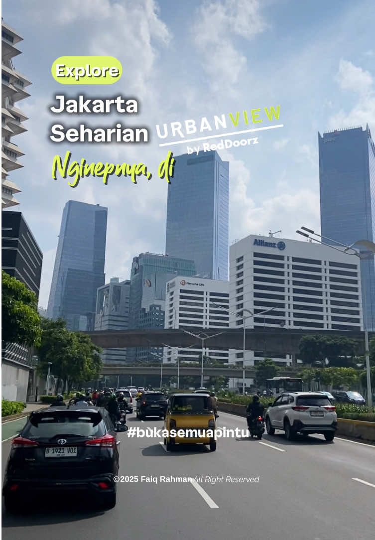 Jelajah Wisata SAVE DULU! Ini contekan itinerary 'me-time' seharian di Jakarta:  🍃 Pagi: Nenangin pikiran di Taman Langsat.  🏙️ Siang: Ngopi cantik sambil liat Bundaran HI.  🕌 Sore: Cari ketenangan di Masjid Istiqlal. Ditutup dengan... staycation di Urbanview Hotel Bale Puri! Gak cuma kamar Mezzanine-nya, tipe Deluxe-nya ternyata estetik banget! Biar hemat, booking di aplikasi @RedDoorz Indonesia dan pake kode YUKNGINEP buat dapet DISKON 30%! ➡️ Dari 3 spot di itinerary-ku, mana yang paling pengen kamu datengin buat me-time? Komen di bawah! 👇  #RedTravelers #URBANVIEWbyRedDoorz #BukaSemuaPintu #RedDoorz