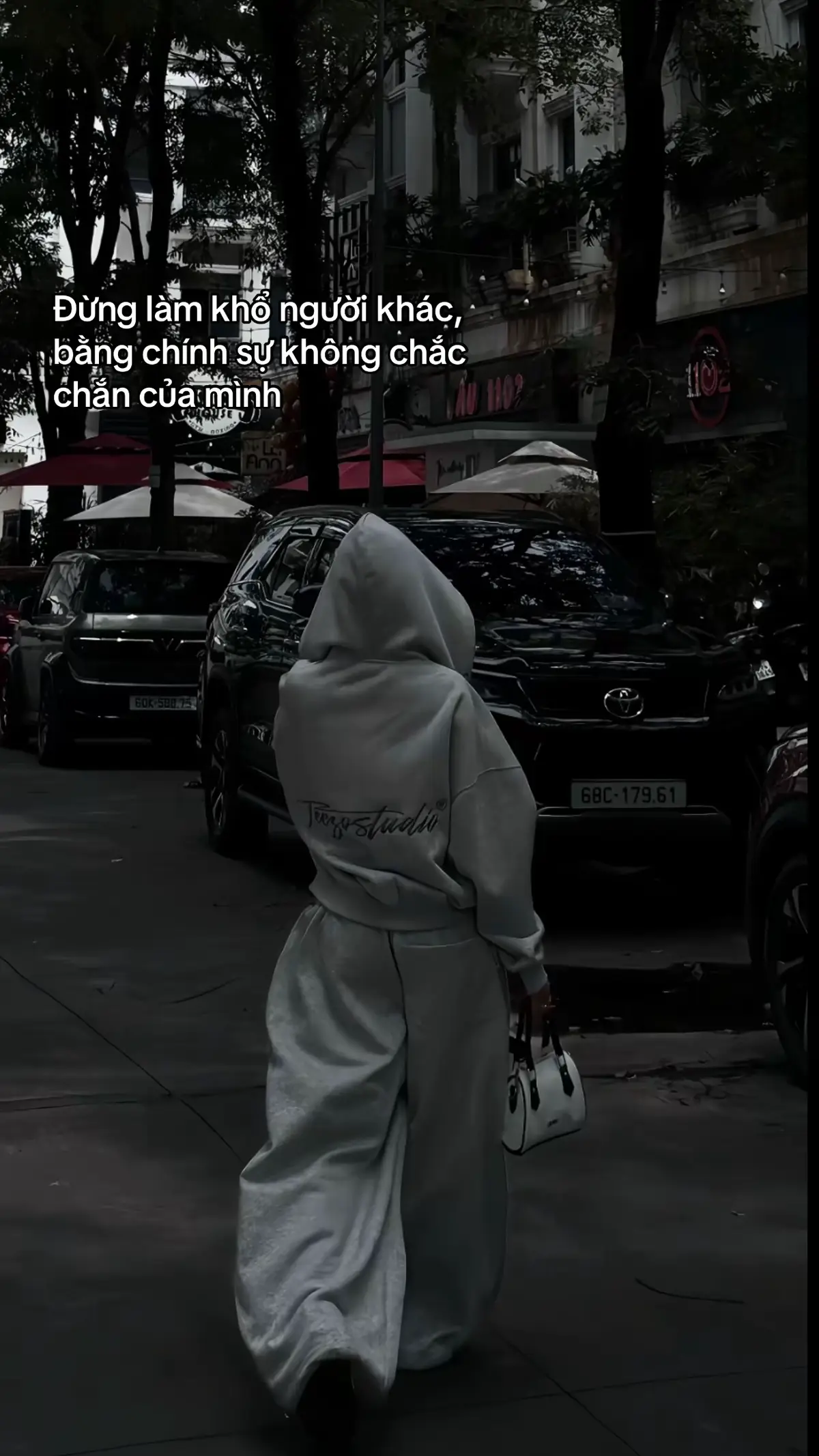 Đừng làm khổ người khác…