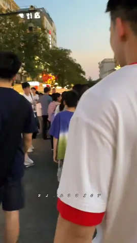 if u don't let me hold ur hand, I'll hold it anyway👨🏻‍❤️‍💋‍👨🏻😆 . . . #bl #blchina #douyin #fyp  #creatorsearchinsights 