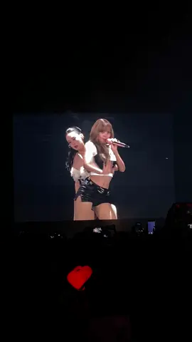 JENLISA KTL 🔥 #JENLISA #LISA #JENNIE #BLACKPINK #DEADLINE_IN_BANGKOK 