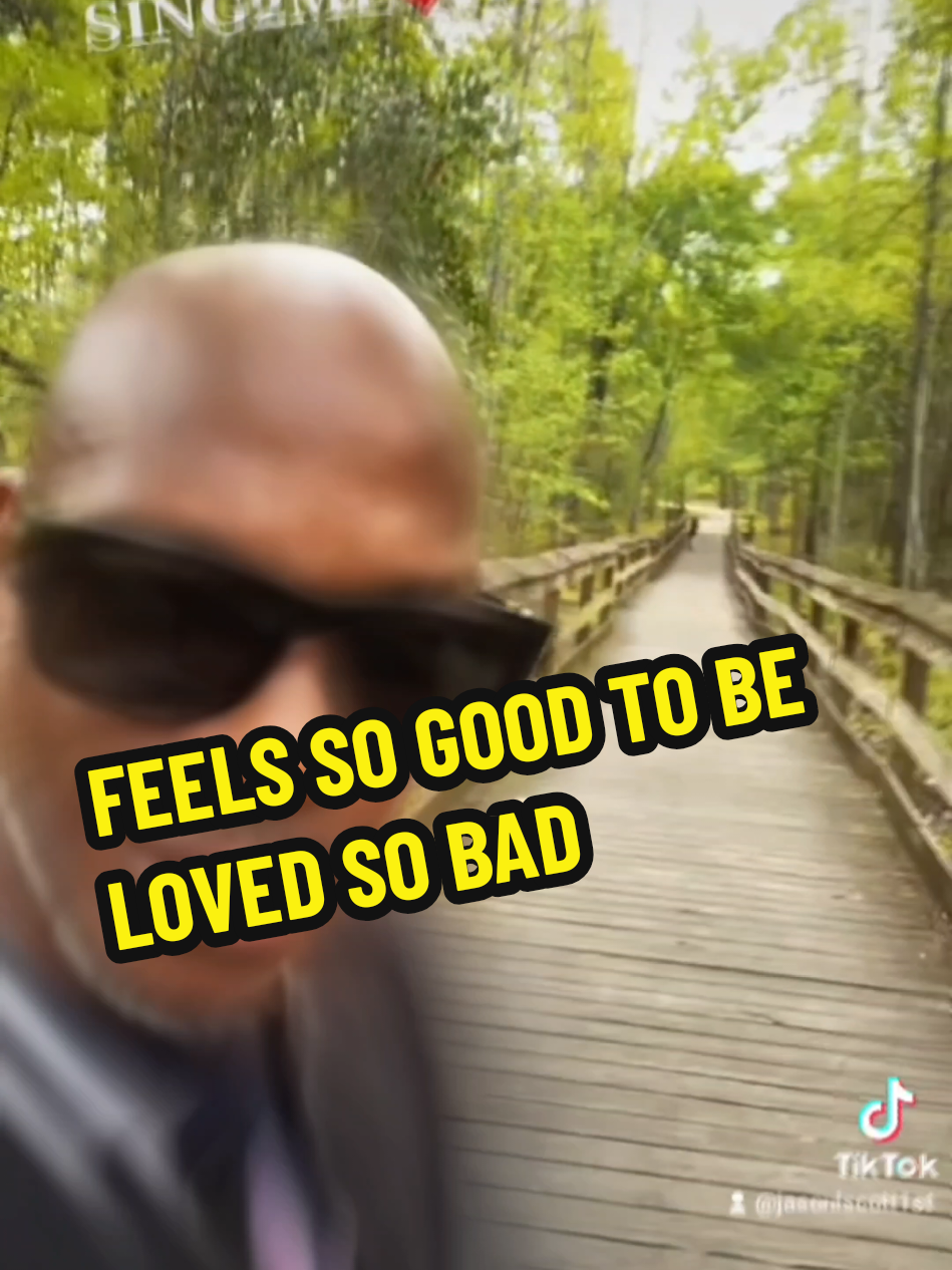 Happy Friday  #Sing2Me❤️  You need a #lifecoach  Success is a 15 min call away DM ME!  LINK IN BIO To Shop! #Mentorsmind❤️  Im looking for the next 100 People to Coach in Life or Business. . . Ive been my own boss for 30 years and traveled to 20 different countries doing business in 30 in digital marketing and online distribution! #workfromhome  . . Own Your Life! DM to schedule 1 on 1 time to show you how!