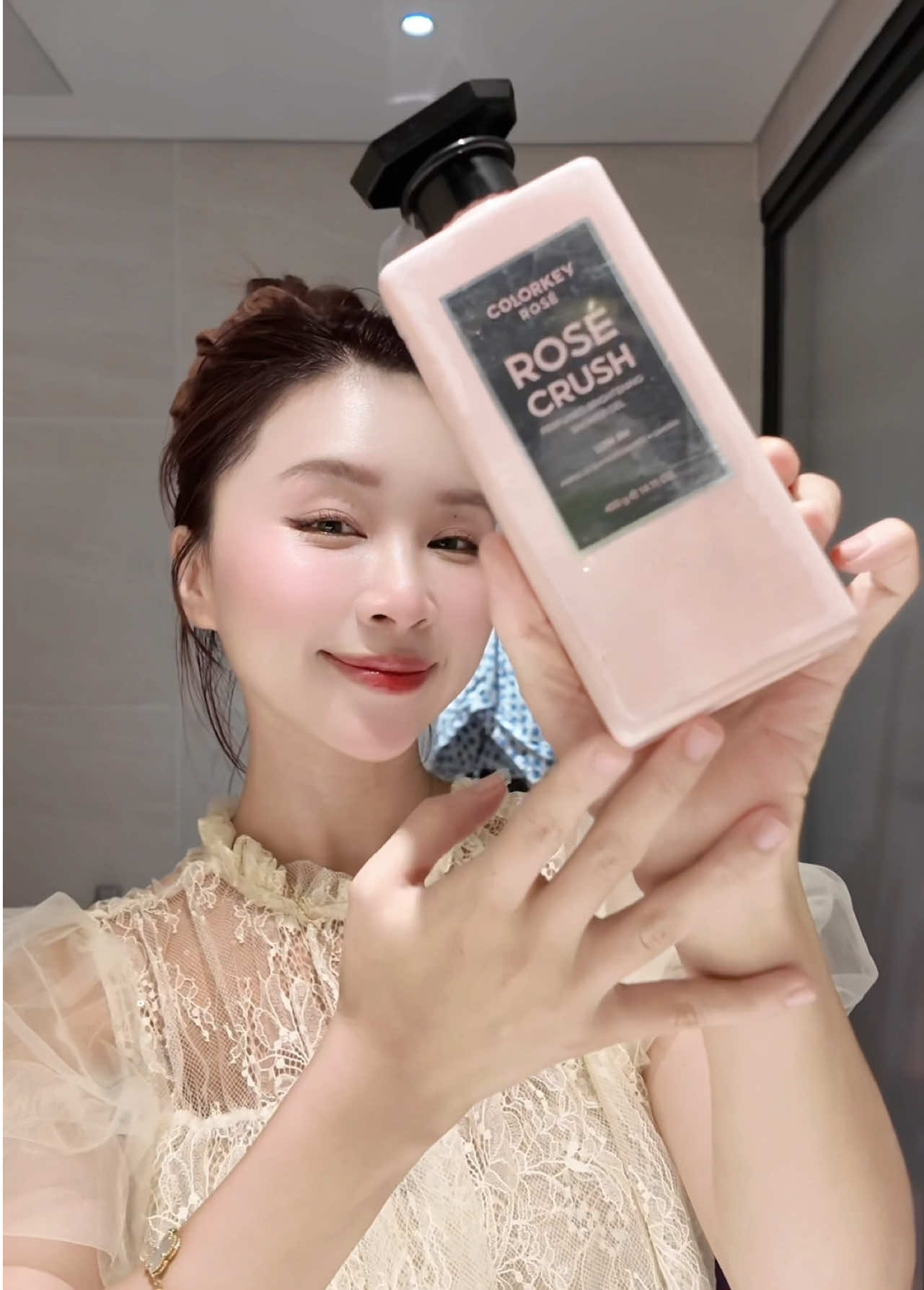 Thích thơm như 1 bông hoa xin mời các nàng thử hihi thơm đinnnn #suatam #colorkeyrosé #reviewlamdep #suatamtrangda #suatamcolorkey 
