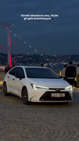 ما زلت أفكر بك باستمرار، لكن ملامح وجهك بدأت تتلاشى في ذاكرتي🖤. #اسطنبول_تركيا🇹🇷 