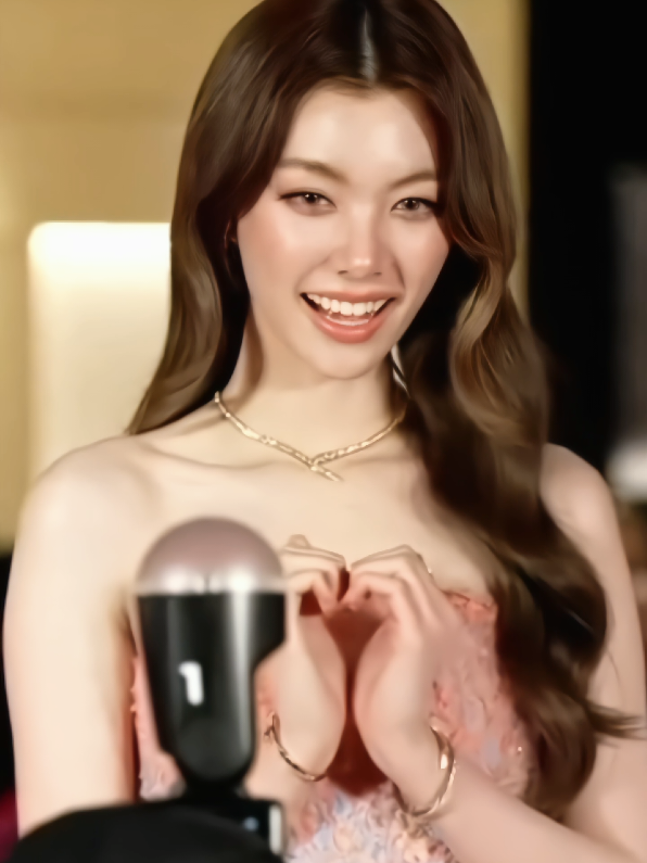 สวยมากกกก 🥺 #ออมกรณ์นภัส #ormkornnaphat #centralanniversaryxorm 