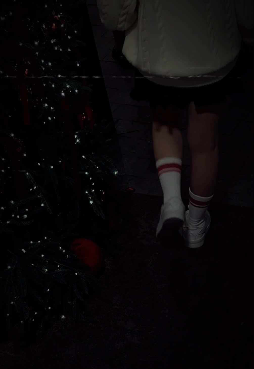 Lời tạm biệt thật sự sẽ chẳng bao giờ báo trước, chỉ là vào một buổi chiều hoàng hôn yên bình như bao ngày, có người đã mãi ở lại trong ký ức ngày hôm qua.. 🖤 #foryou #fpy #tamtrang