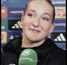starting off with one of our new comers welcome!! @ᴄᴀᴍɪʟʟᴀ 🖤❤️💛 #dfb #dfbfrauen #camillakuever #vflwolfsburg 