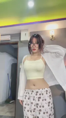 #ချစ်စရာကောင်းတာတစ်ခုပြမယ်🥺🎀 #tikotokmyammar2025💗 #trendingsound #views #ညိုညင်ပါနဲ့ဗျာ😞💗 #ြမင်ပါများချစ်ကျွမ်း၀င်ေအာင်လို့🤭😛 