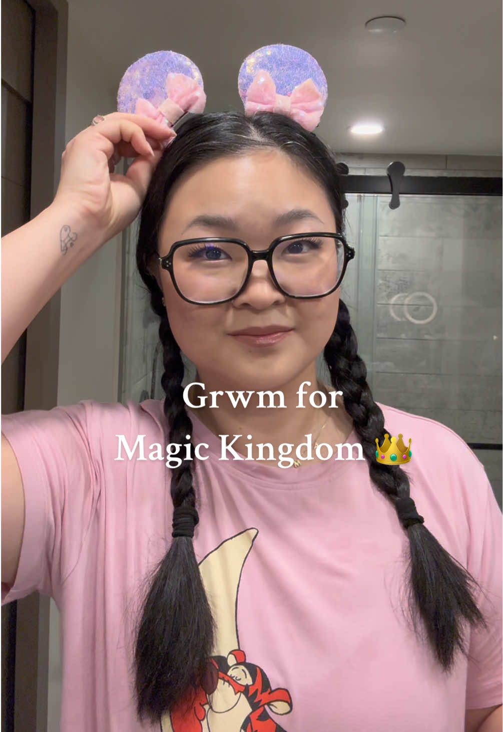 My favorite thing to do on vacation is getting ready in the hotel room ❤️ Idk why but I get so excited! #grwm #grwmroutine #grwmfordisney #disneyworld #polynesianresort 